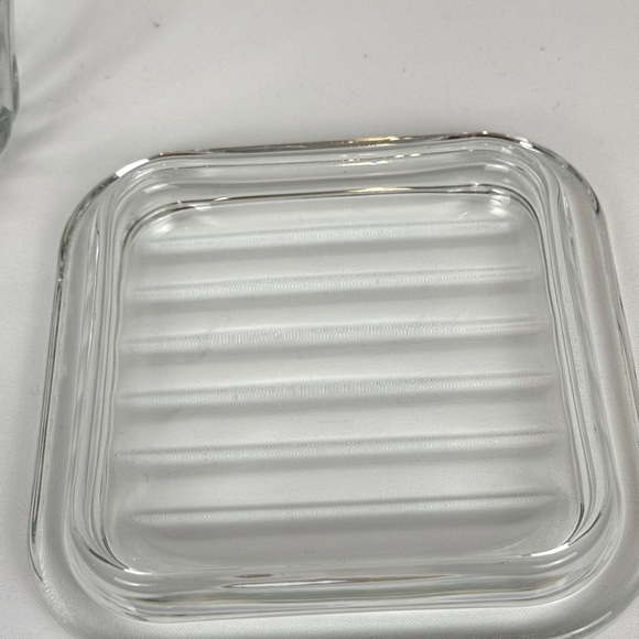 VTG - Anchor Hocking Square Refrigerator Dish w/ Lid - Picture 3 of 6